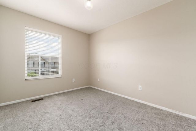 380 Oxford Oak Drive, Blacklick, OH 43004