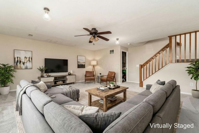 380 Oxford Oak Drive, Blacklick, OH 43004