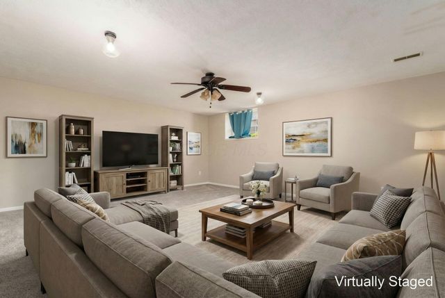380 Oxford Oak Drive, Blacklick, OH 43004