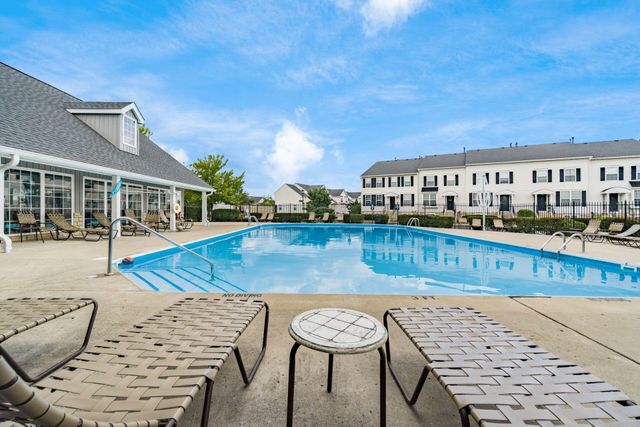 380 Oxford Oak Drive, Blacklick, OH 43004