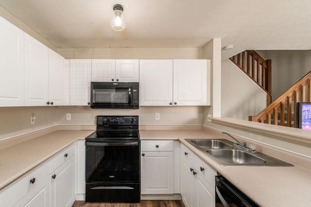 380 Oxford Oak Drive, Blacklick, OH 43004