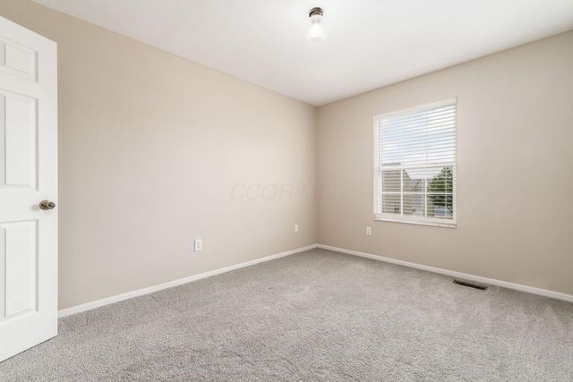 380 Oxford Oak Drive, Blacklick, OH 43004