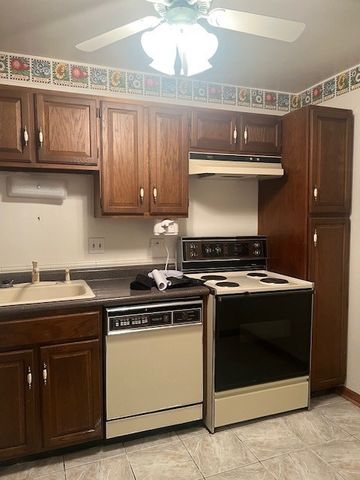 300 Park Avenue 437, Calumet City, IL 60409