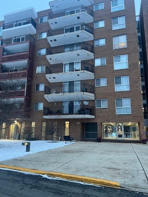 300 Park Avenue 437, Calumet City, IL 60409