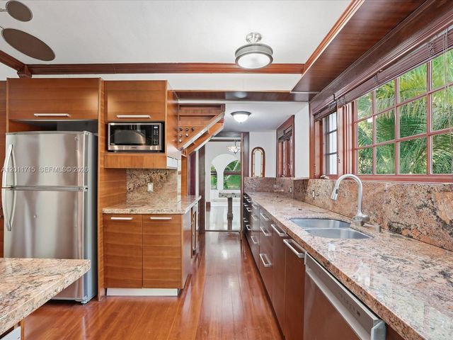 1137 Asturia Ave, Coral Gables, FL 33134