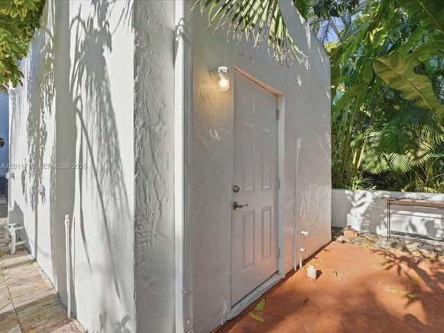 1137 Asturia Ave, Coral Gables, FL 33134