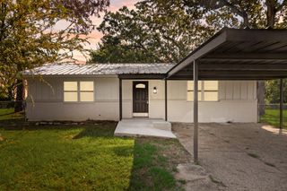 107 E Bayside Drive, Mabank, TX 75156