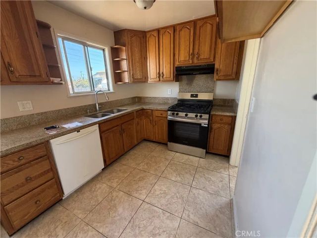 9065 Canterbury Avenue, Arleta, CA 91331