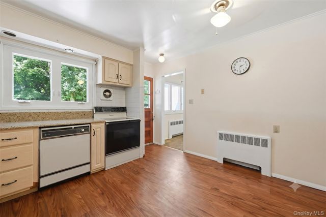 89 Burton Lane, Commack, NY 11725