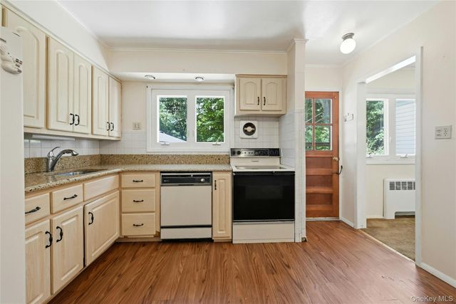 89 Burton Lane, Commack, NY 11725