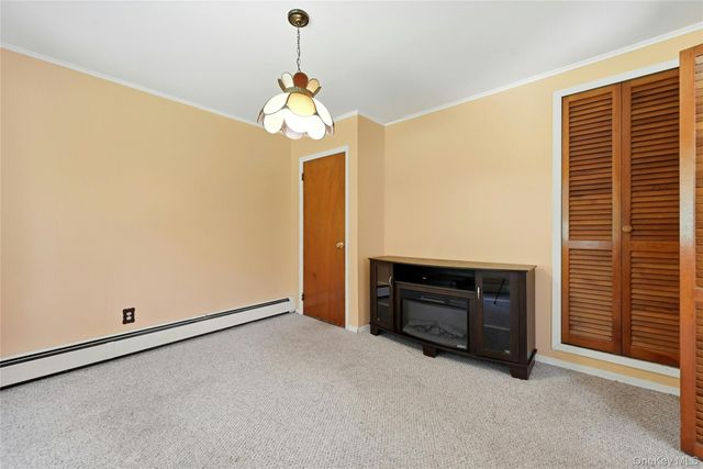 89 Burton Lane, Commack, NY 11725