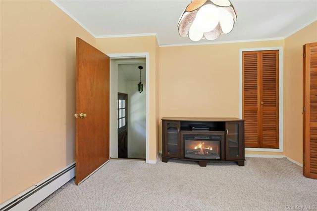 89 Burton Lane, Commack, NY 11725