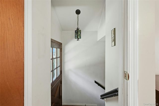 89 Burton Lane, Commack, NY 11725