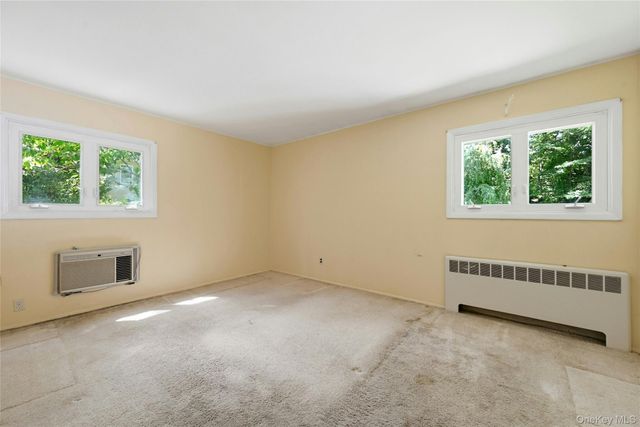 89 Burton Lane, Commack, NY 11725