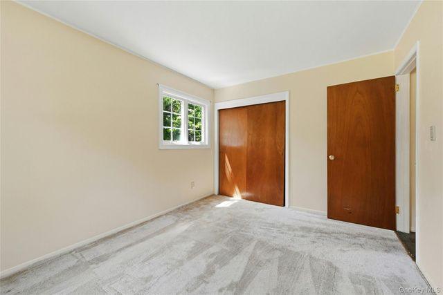 89 Burton Lane, Commack, NY 11725