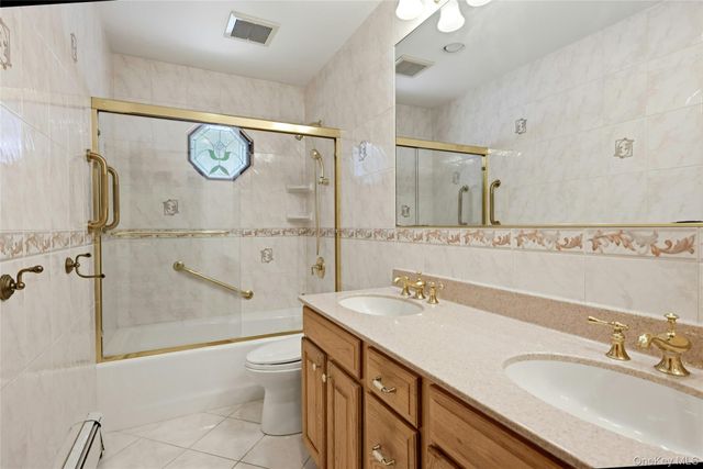 89 Burton Lane, Commack, NY 11725