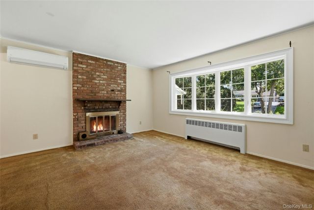 89 Burton Lane, Commack, NY 11725