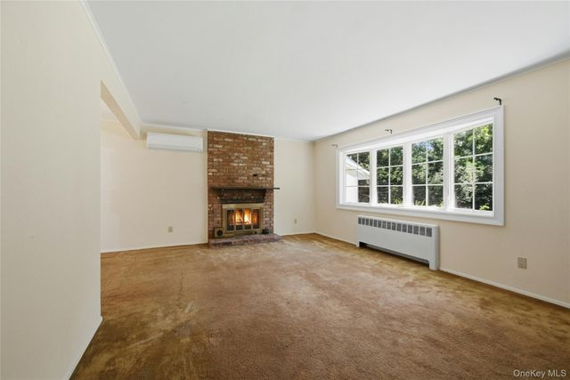 89 Burton Lane, Commack, NY 11725