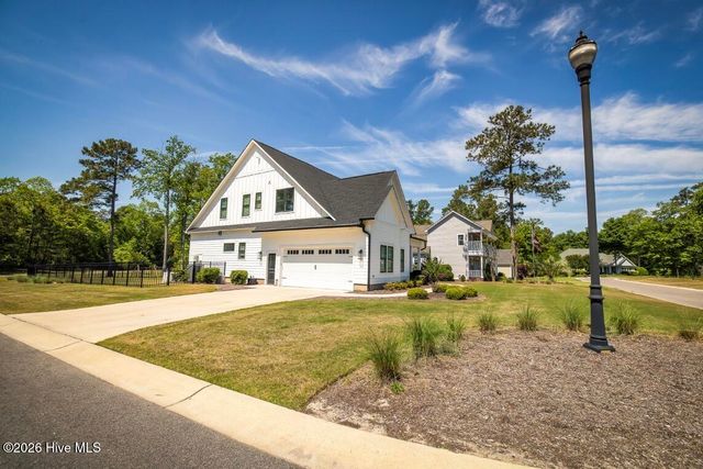 9274 Fallen Pear Lane NE, Leland, NC 28451