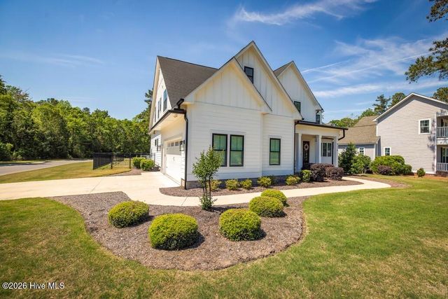 9274 Fallen Pear Lane NE, Leland, NC 28451