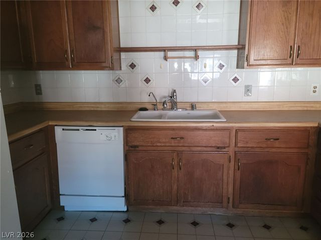 6663 West Tropicana Avenue 202, Las Vegas, NV 89103