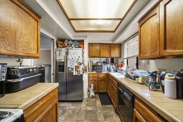 7240 Shirley Avenue 103, Reseda, CA 91335