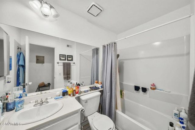 7240 Shirley Avenue 103, Reseda, CA 91335