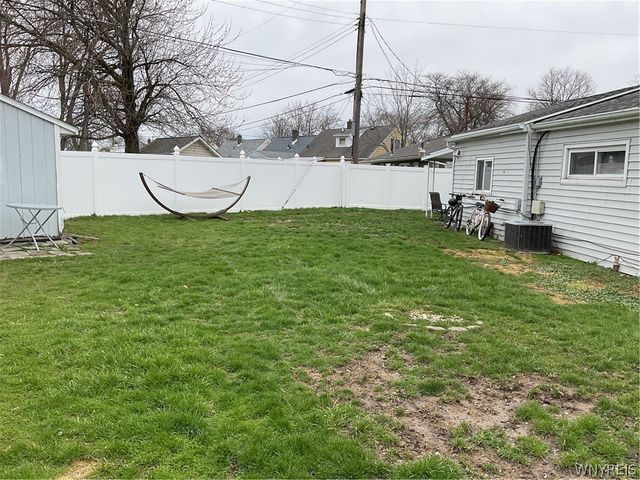 28 Nicholas Drive North, Tonawanda, NY 14150