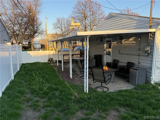 28 Nicholas Drive North, Tonawanda, NY 14150
