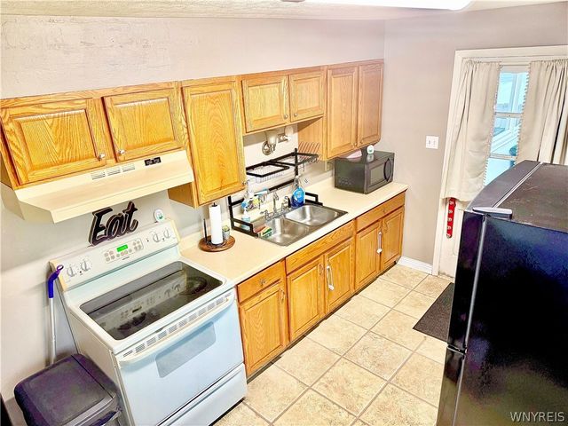 28 Nicholas Drive North, Tonawanda, NY 14150