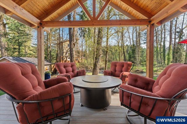 17465 S Abiqua Rd NE, Silverton, OR 97381