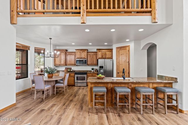 4651 W WHITE OAK Lane, Show Low, AZ 85901