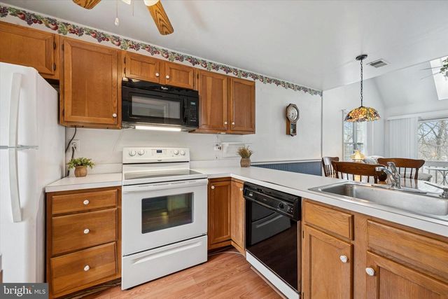 419 DERRY DR, Aston, PA 19014