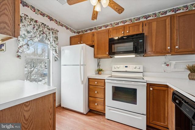 419 DERRY DR, Aston, PA 19014