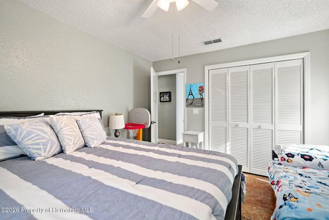 10381 Flag Road, Spring Hill, FL 34608