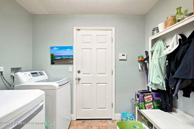 10381 Flag Road, Spring Hill, FL 34608