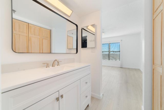 896 N Federal Highway 530, Lantana, FL 33462