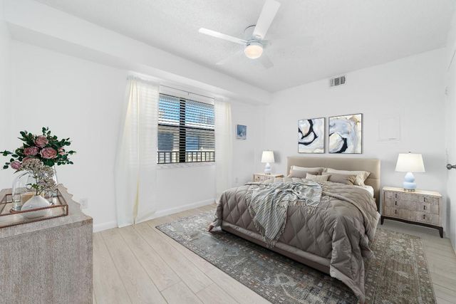 896 N Federal Highway 530, Lantana, FL 33462