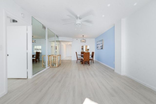 896 N Federal Highway 530, Lantana, FL 33462