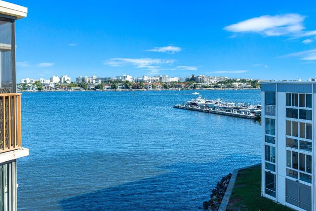 896 N Federal Highway 530, Lantana, FL 33462