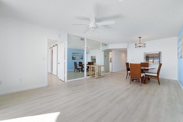 896 N Federal Highway 530, Lantana, FL 33462