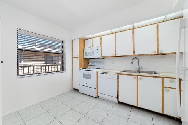 896 N Federal Highway 530, Lantana, FL 33462