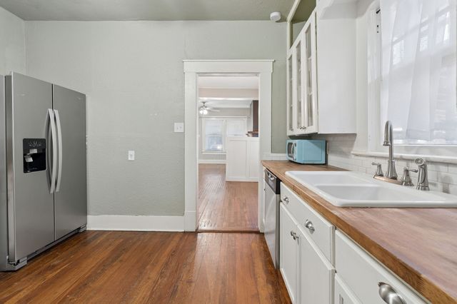 2111 Washington Avenue, Fort Worth, TX 76110