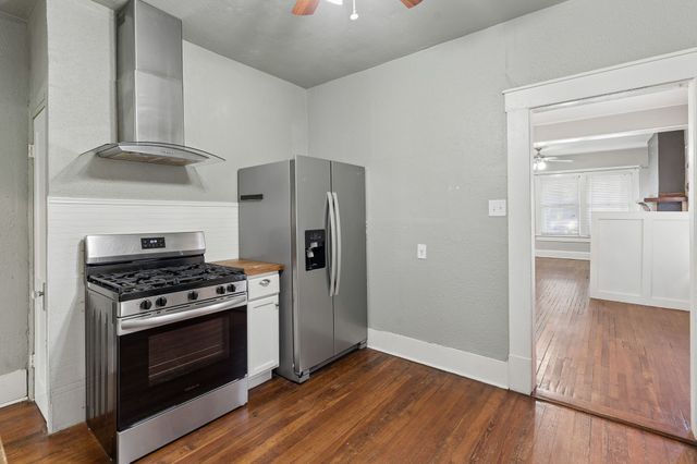 2111 Washington Avenue, Fort Worth, TX 76110