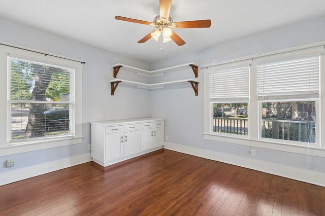 2111 Washington Avenue, Fort Worth, TX 76110