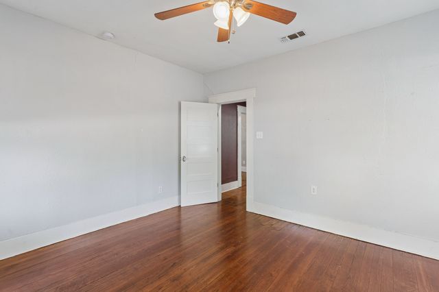 2111 Washington Avenue, Fort Worth, TX 76110