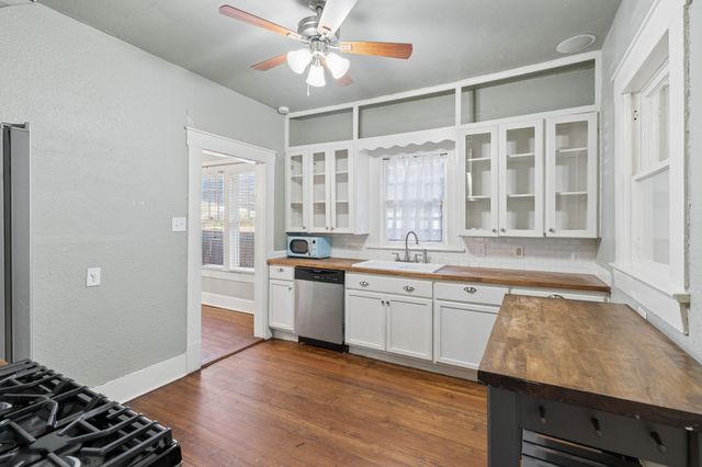 2111 Washington Avenue, Fort Worth, TX 76110