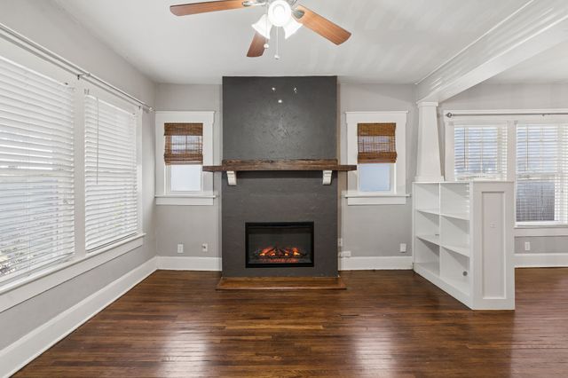 2111 Washington Avenue, Fort Worth, TX 76110