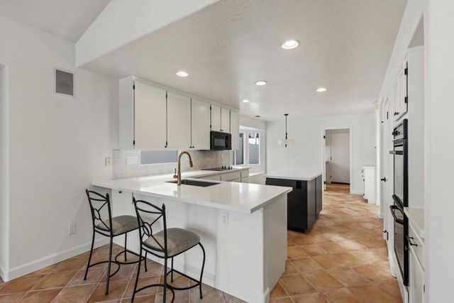 6012 Piros Way, Oceanside, CA 92056