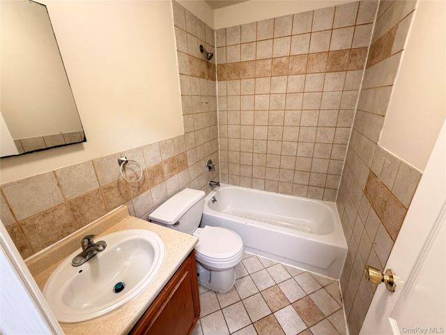 1907 Arnow Avenue, Bronx, NY 10469